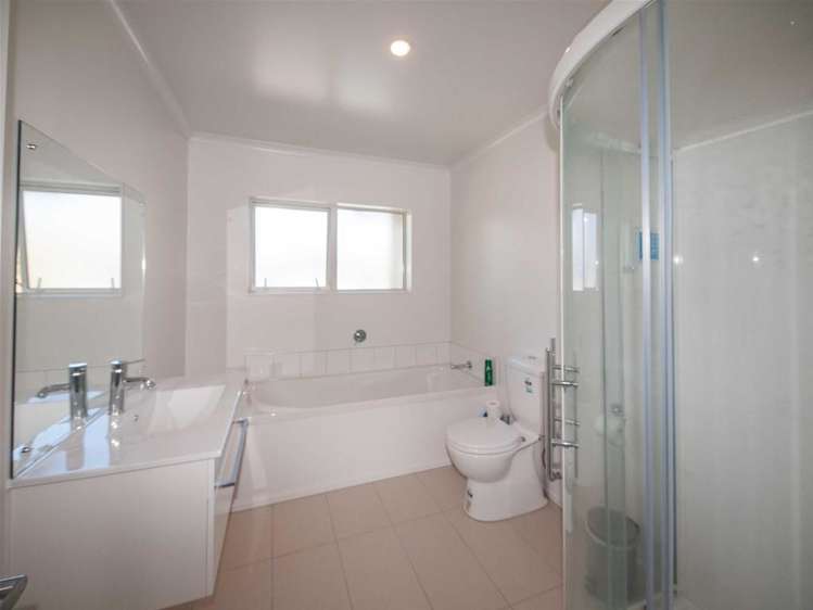 98 Amesbury Drive Churton Park_10