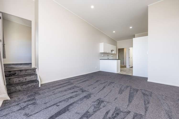2/5 Freeman Way Manukau_7