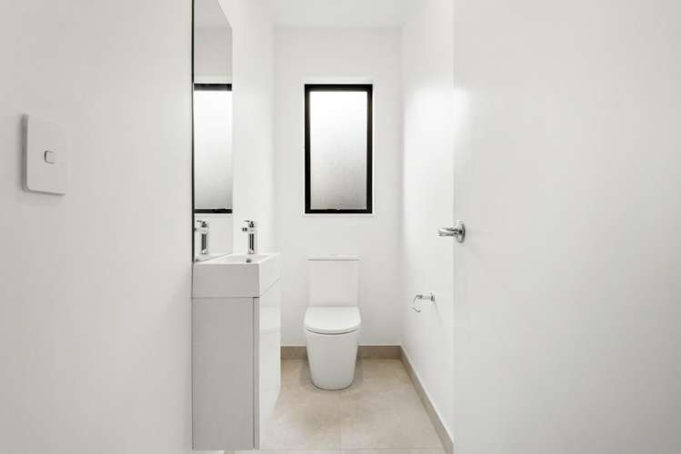 14 Te Toka a Whenua Ave Three Kings_13