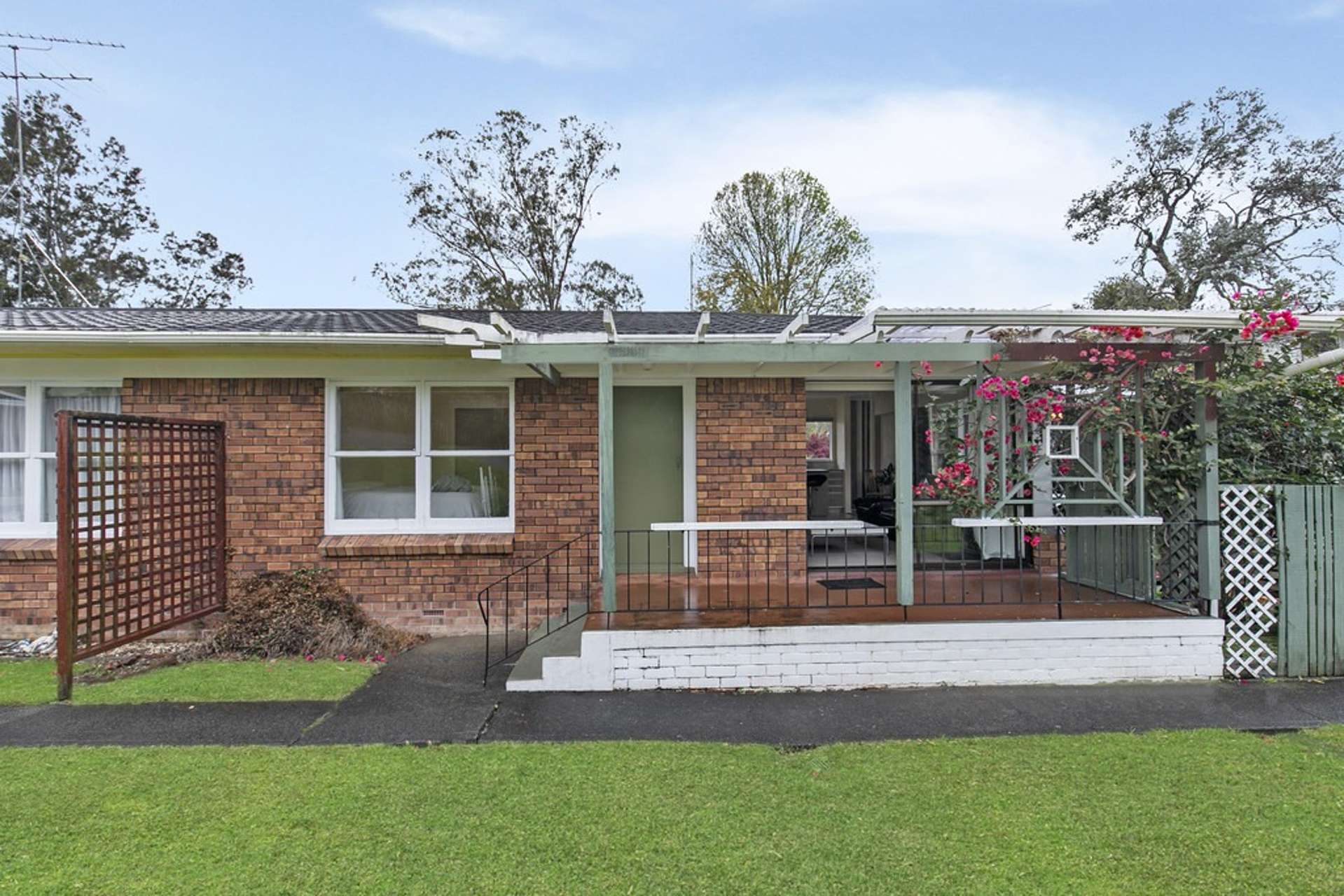 1/53 Ayton Drive Totara Vale_0