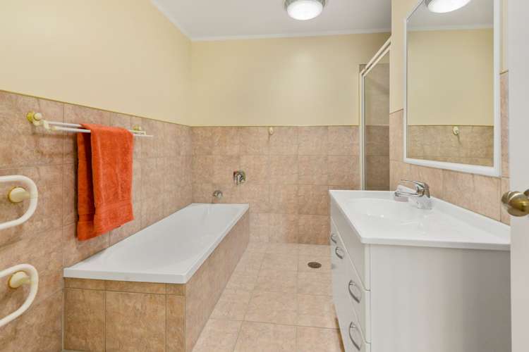 2/7 Heaphy Street Blockhouse Bay_13