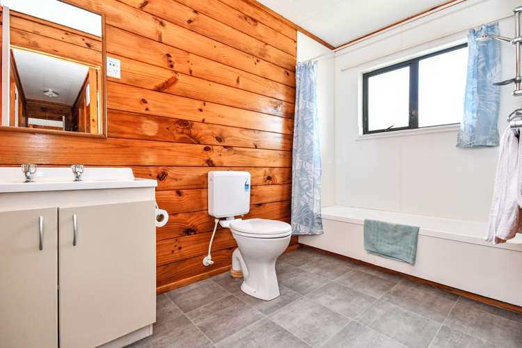 2/29 Beach Road Pahurehure_10