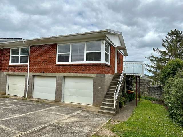 Elevated with Peace & Privacy in Takapuna!