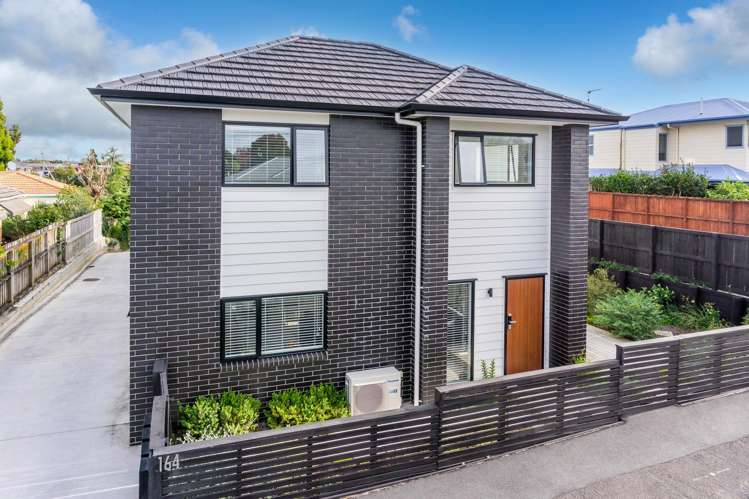 1/164 Cambridge Road Hillcrest_1