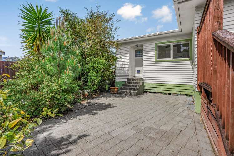 66 Wainuiomata Road Wainuiomata_18