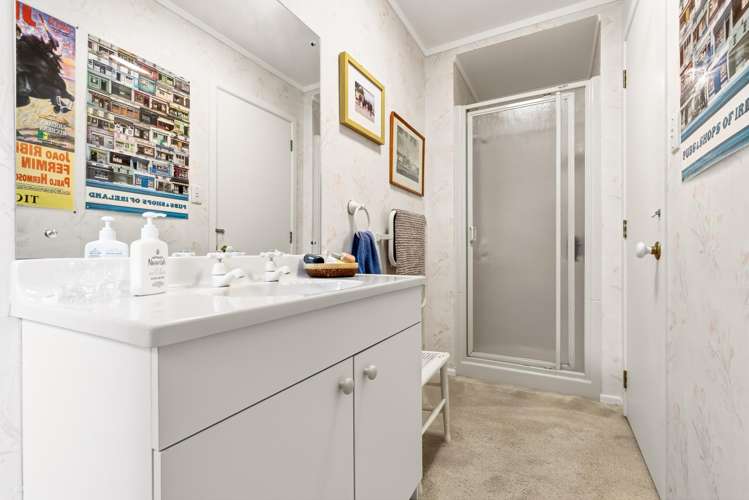 48 Chesham Avenue Waipahihi_16