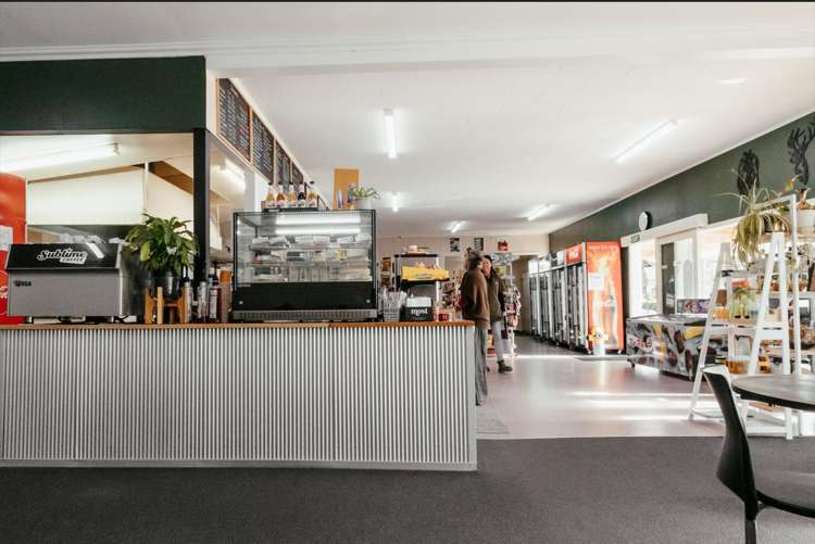 69 Main Road Whataroa_8