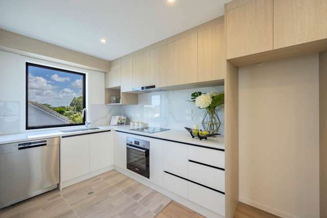 2/8 Sheehan Road Te Atatu South_2