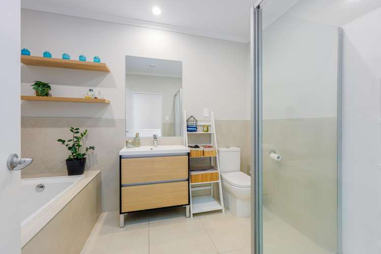 8 Owen Chapman Drive Red Beach_17