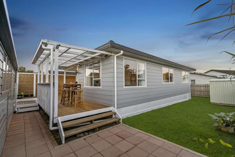 2/212 Waitemata Drive_0