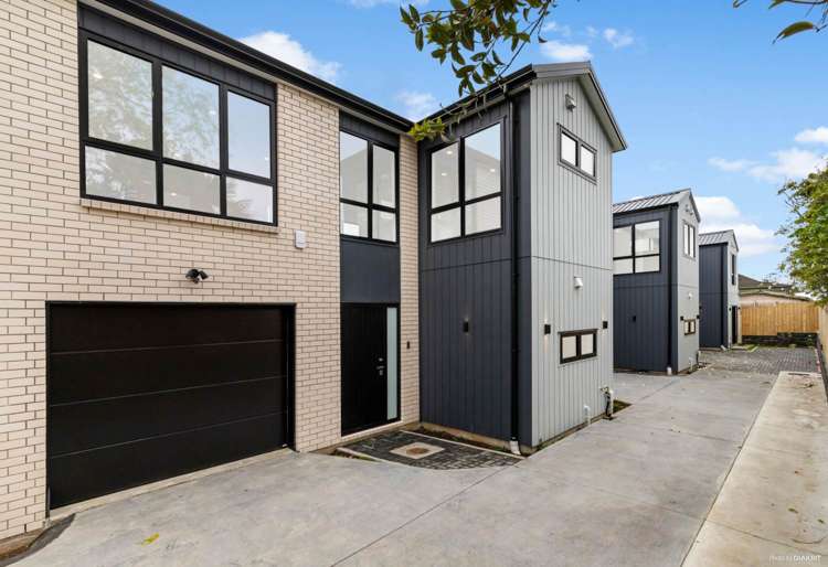 2/9 Helvetia Road Pukekohe_0