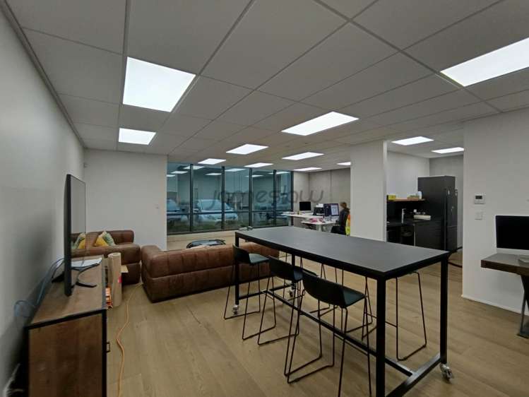 H/130 Hugo Johnston Drive Penrose_6