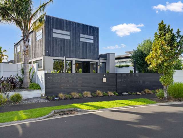 Coastal Ease, Contemporary Comfort