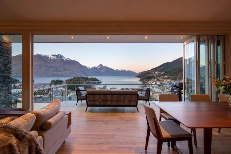 2/55 Kent Street Queenstown_0