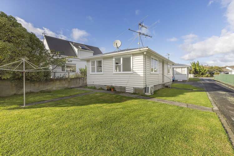 15b Linden Avenue Tawa_7