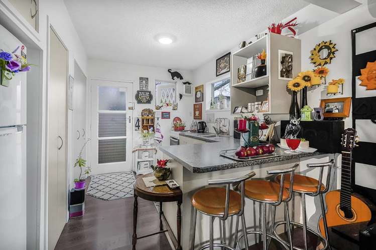 B/15 Saxbys Road Glenview_6