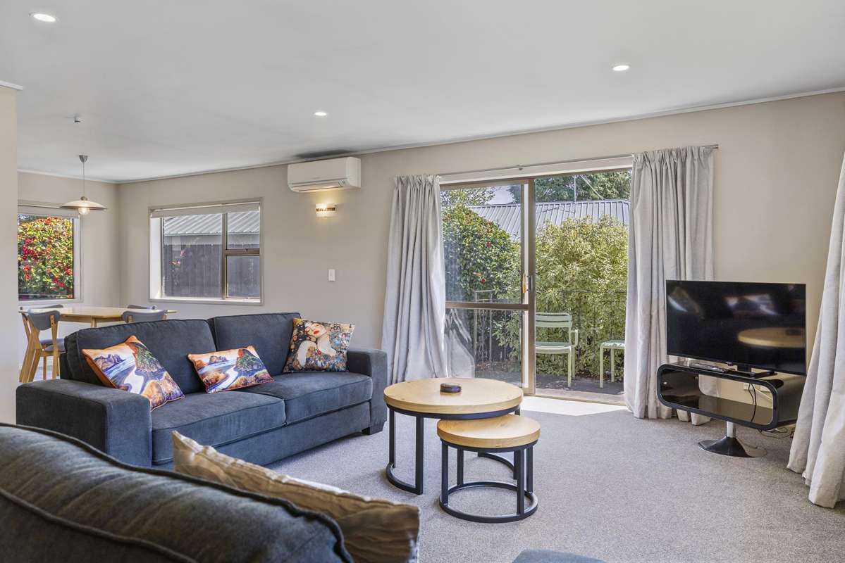 2/7 Kathleen Place_3