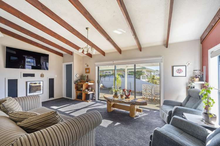 27 Holyrood Street Taradale_3