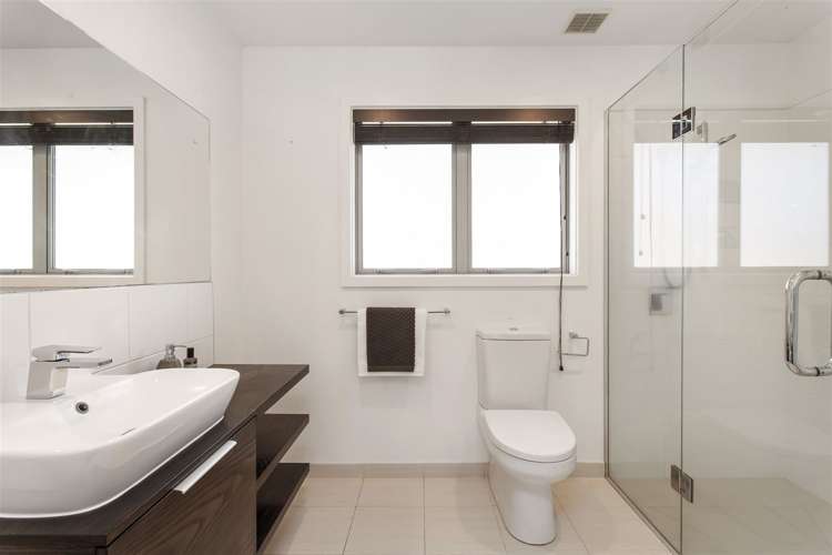 5 Hatton Court Northwood_14