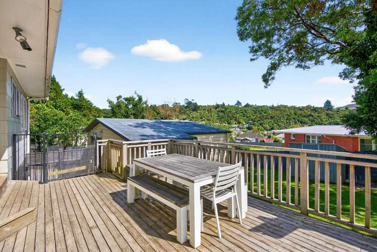 2 Takanini Grove Stokes Valley_24