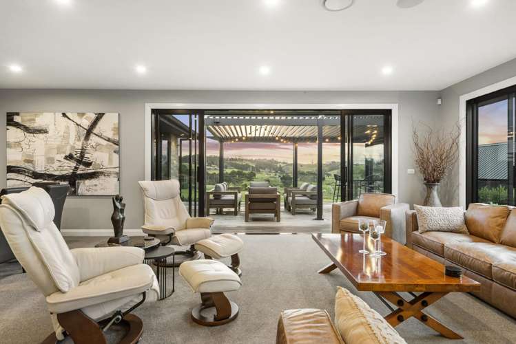 67 Grayson Road Wainui_7