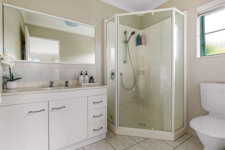 2 Newport Key Papamoa_18