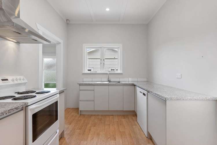 5 Riro Street Point Chevalier_11