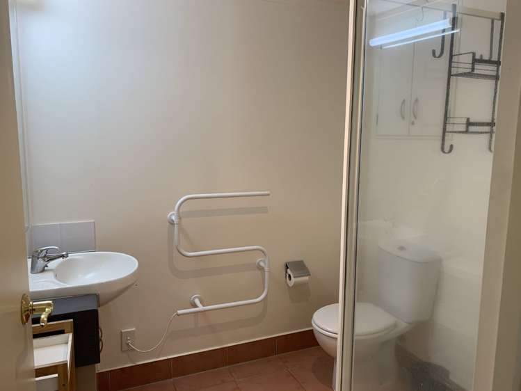 5 The Mall Cromwell_14