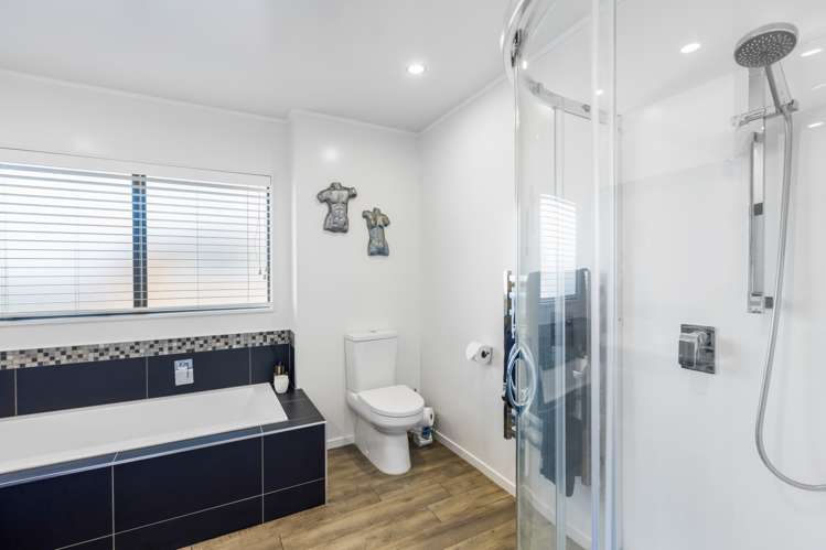 2/100 Gosford Drive Botany Downs_20