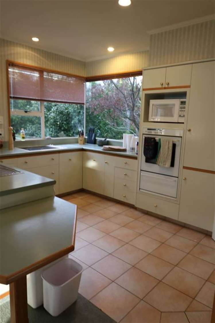 713 Peninsula Road Kelvin Heights_5