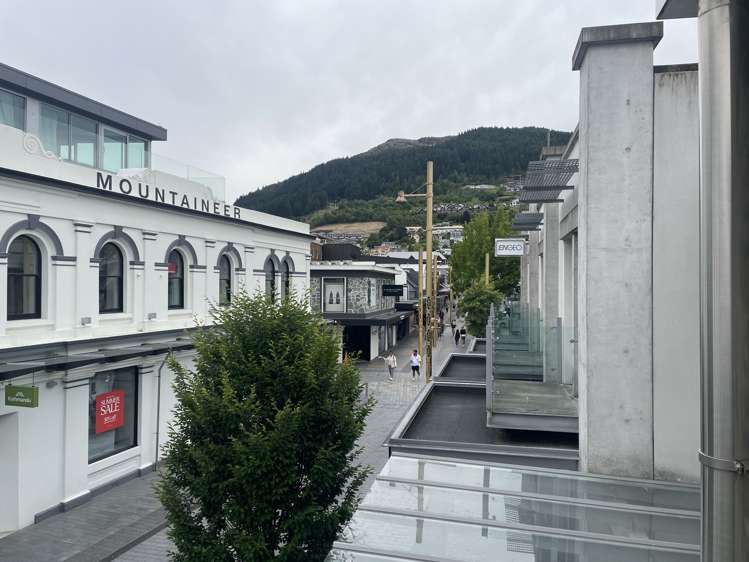 J1/18-24 Rees Street Queenstown_5