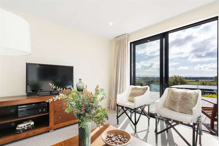 10 Hewers Lane Kennedys Bush_11