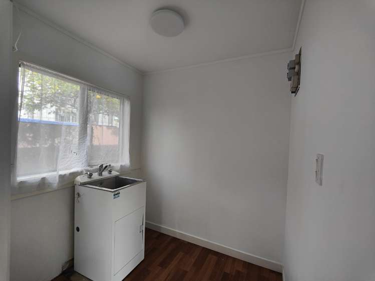 6 Hoylake Place Wattle Downs_13