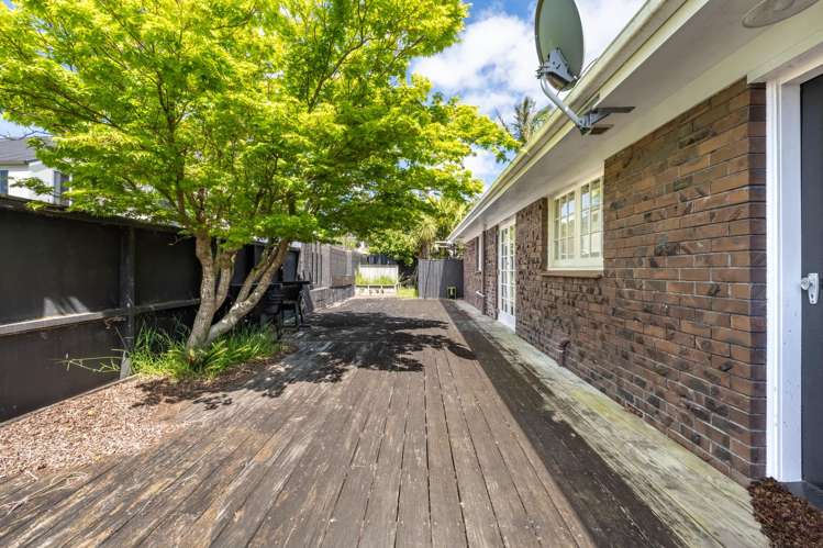 1/4 and 2/4 Jern Place Eastern Beach_10