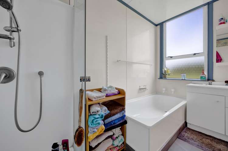 136 Warwick Road Stratford_11