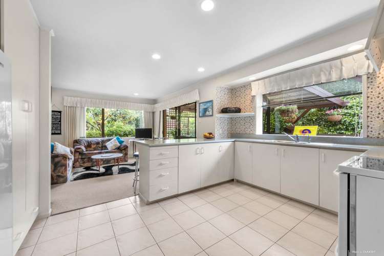 15 Wairata Place Te Atatu South_8