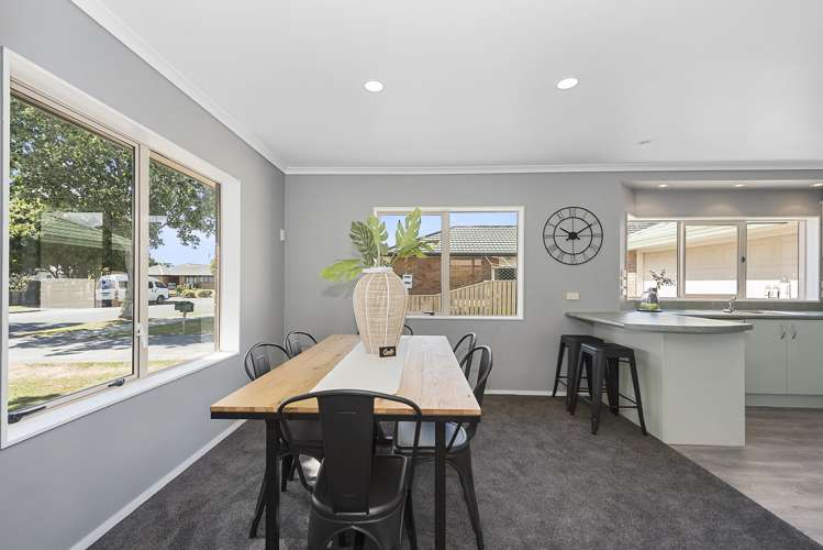 21 Farnborough Drive Nawton_7