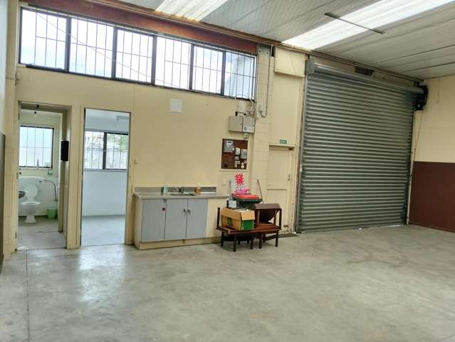 5B/64 Henderson Valley Road Henderson_4