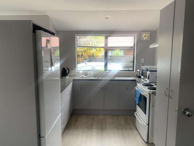 b/10 College Place 11233_1