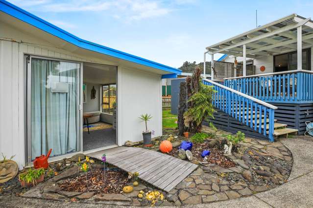 A Coastal Delight in Sought-After Waiomu