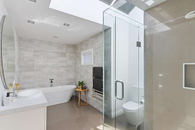 5B Crescent Road Epsom_12