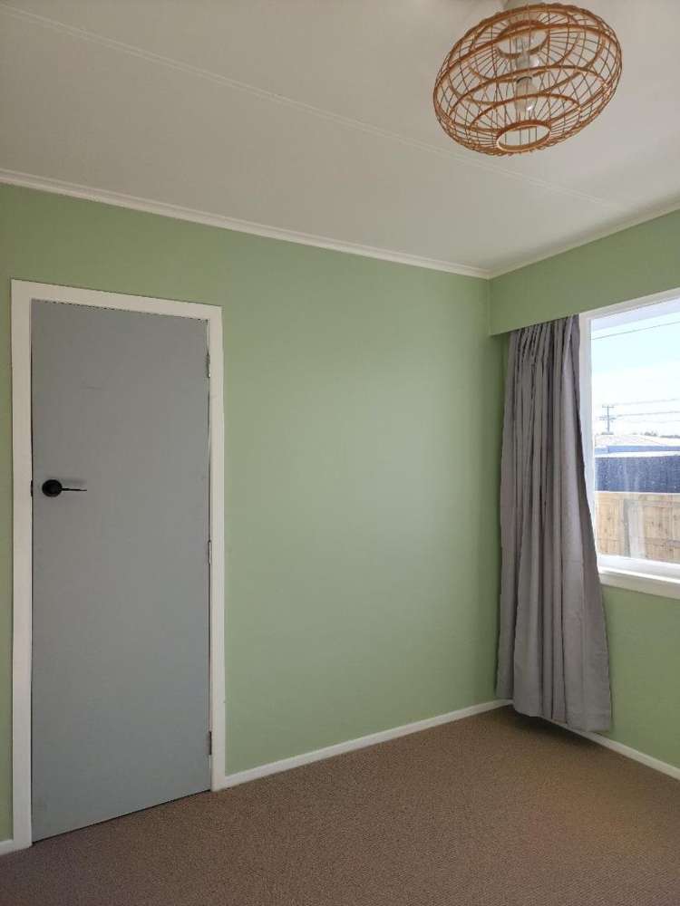 28 Old South Road Okato_11