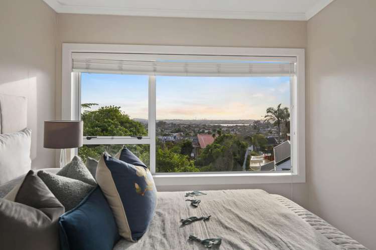 10 Etherege Place Mellons Bay_23