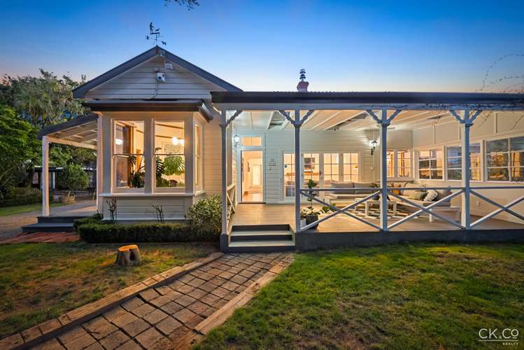 2 Barton Road Heretaunga_24