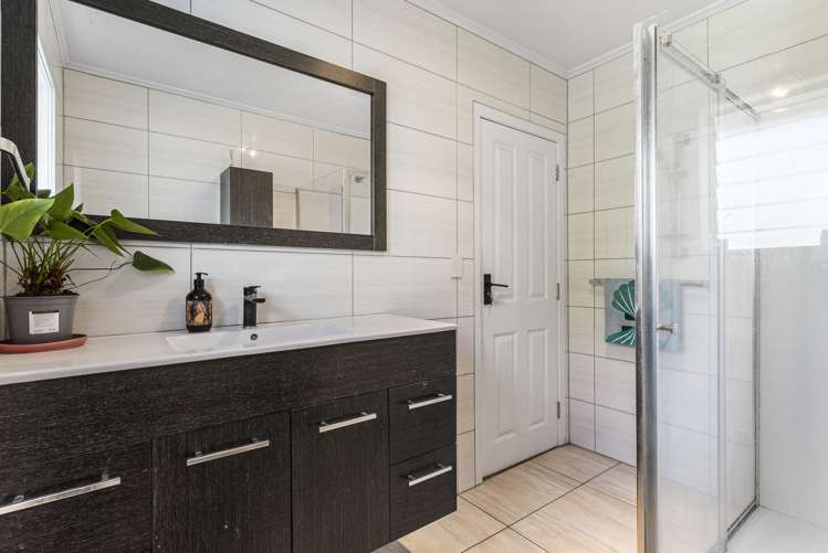 115 Rosier Road Glen Eden_11