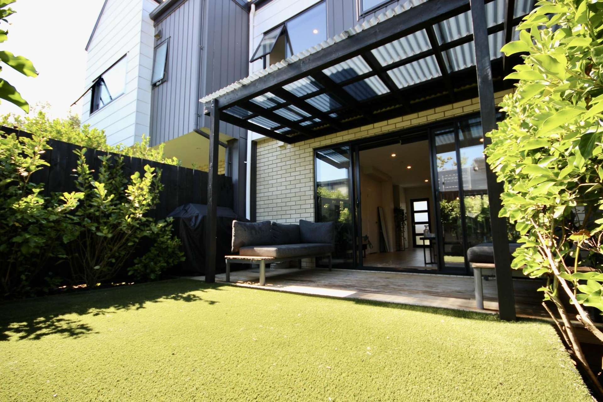 6/11 Karamu Street 1801_0