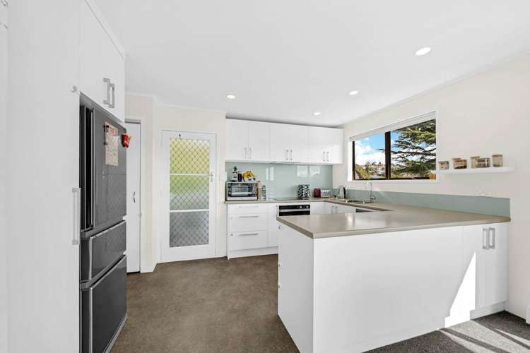 12 Squirrel Lane Browns Bay_25