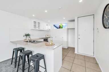 4/1010 Colombo Street_4