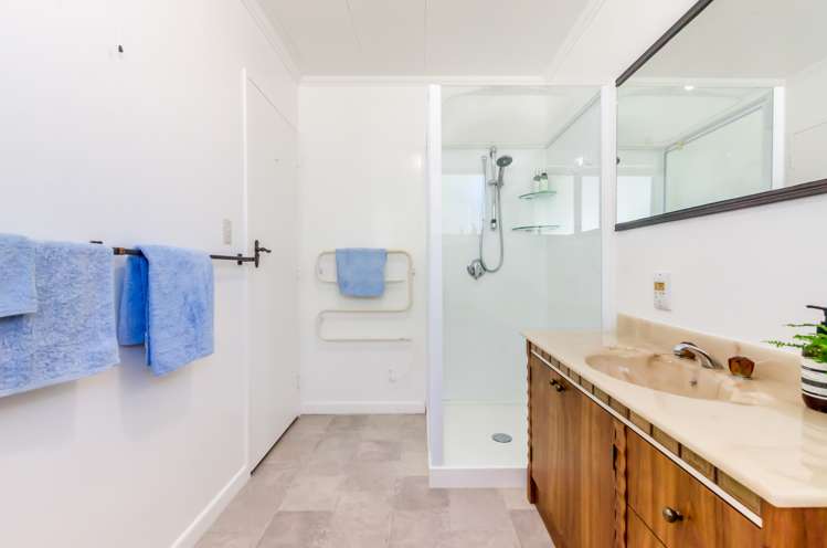 2 Malfroy Lane Raumati Beach_13