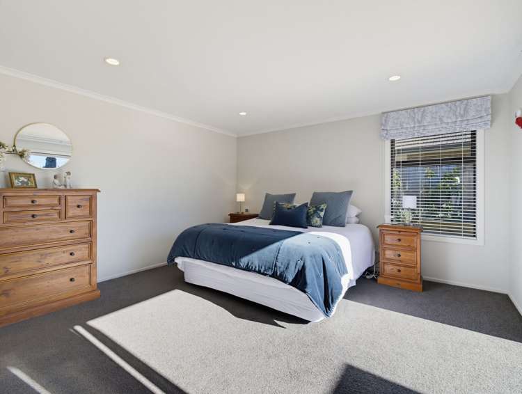 48 Alpers Ridge Leamington_16